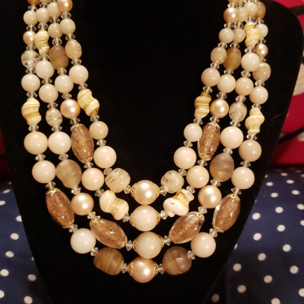 Vtg. 1950'sW.G. glass beaded necklace